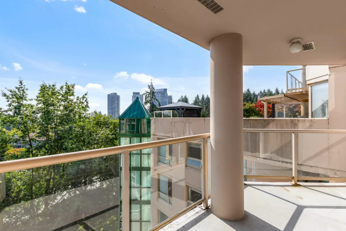 Entry Foyer Photo of 701 1190 Pipeline Road, Coquitlam, BC