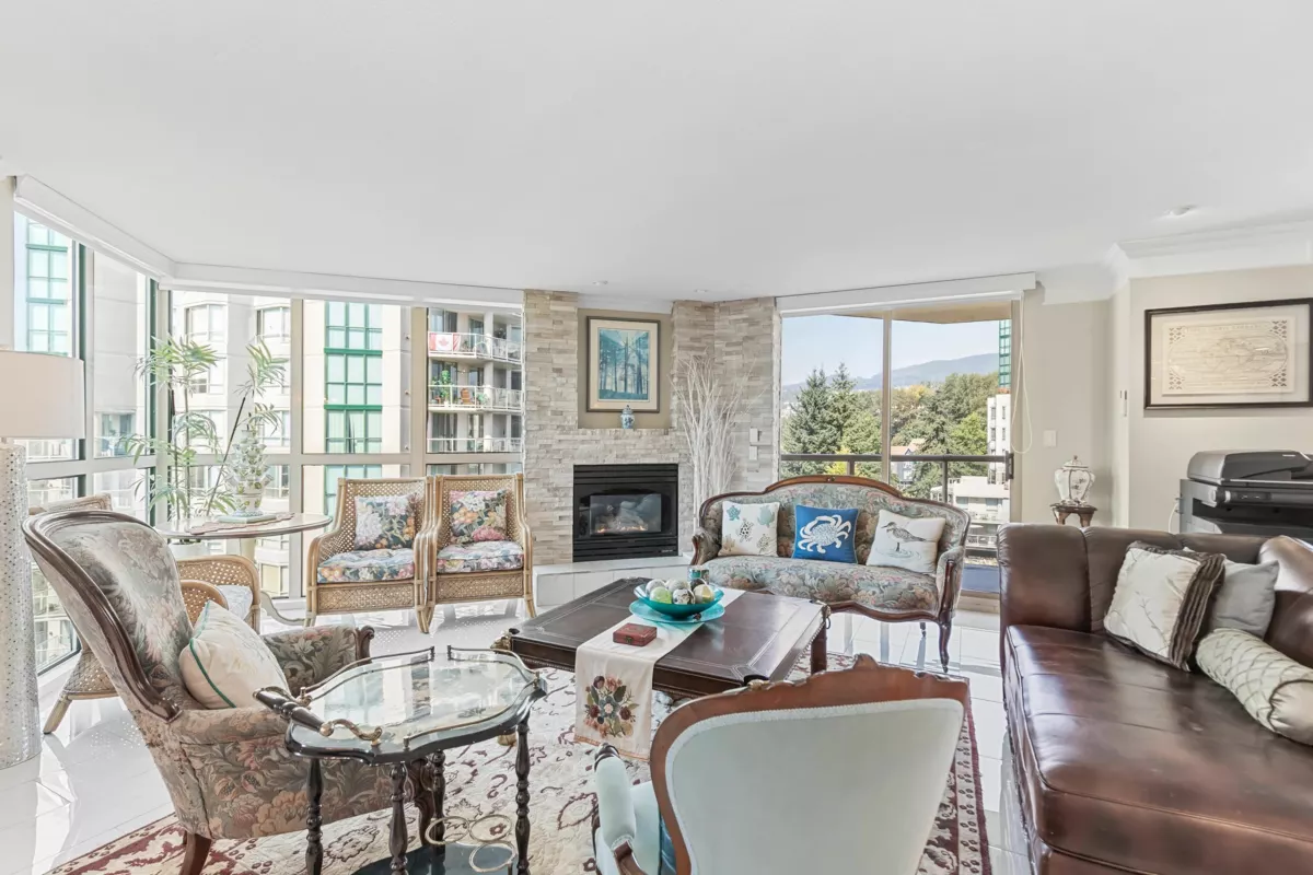 Kitchen Island Photo of 701 1190 Pipeline Road, Coquitlam, BC