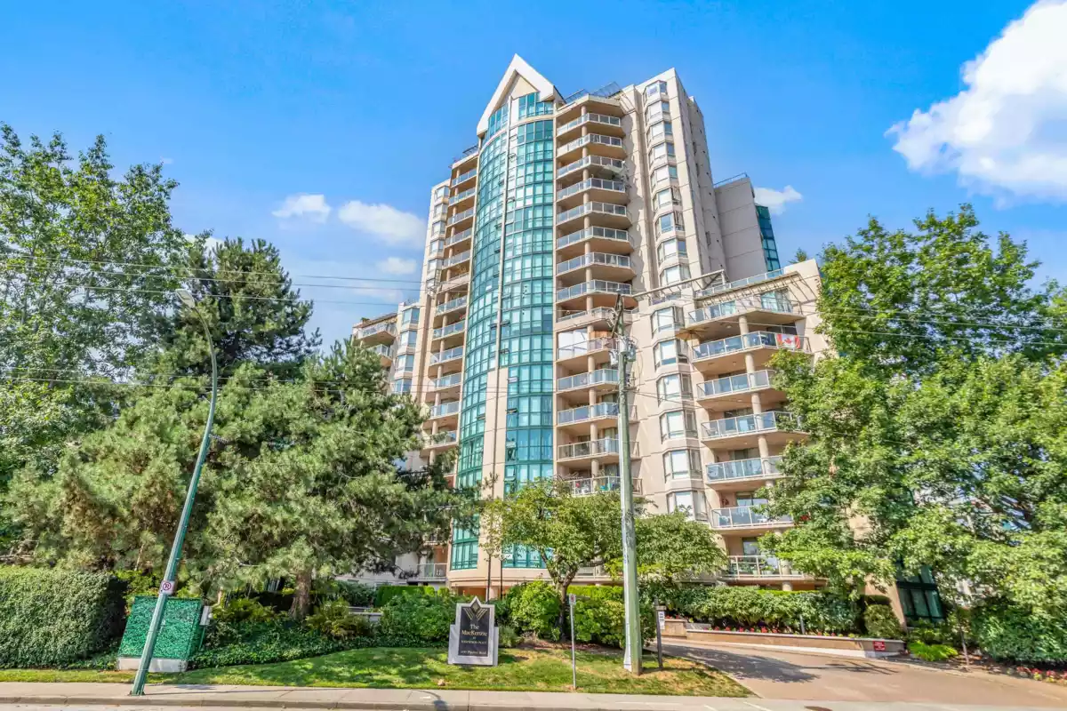 Outdoor Kitchen Photo of 701 1190 Pipeline Road, Coquitlam, BC