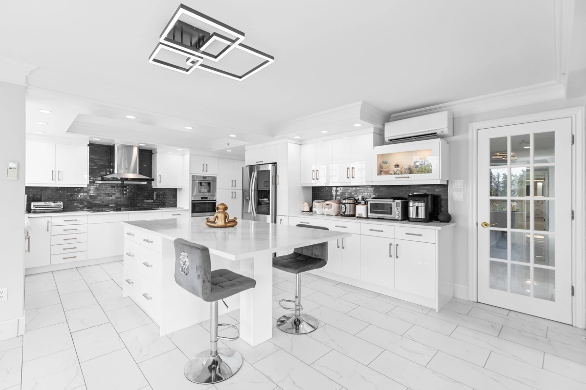 Primary Bedroom Photo of 701 1190 Pipeline Road, Coquitlam, BC