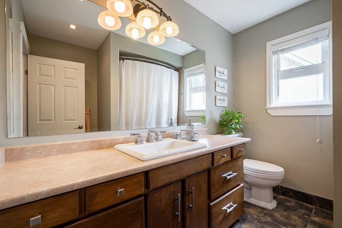 Entry Foyer Photo of 20685 125 Avenue, Maple Ridge, BC