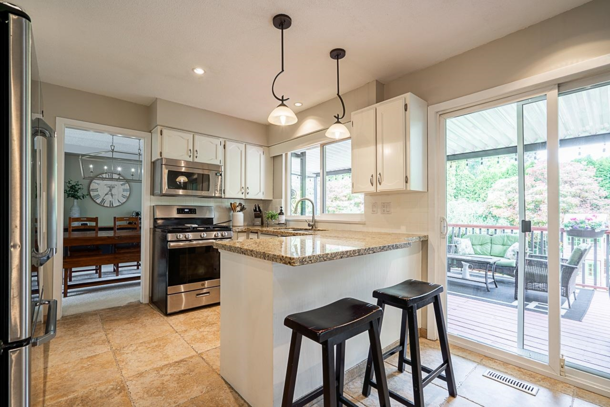 Family Room Photo of 20685 125 Avenue, Maple Ridge, BC