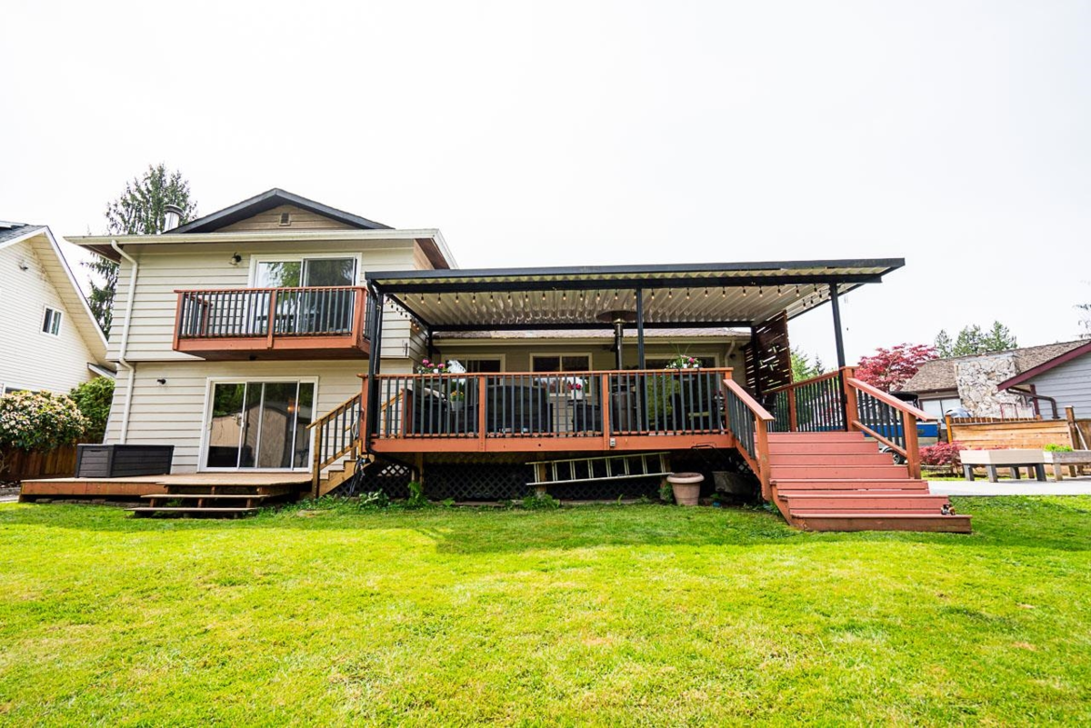 Front Yard Photo of 20685 125 Avenue, Maple Ridge, BC