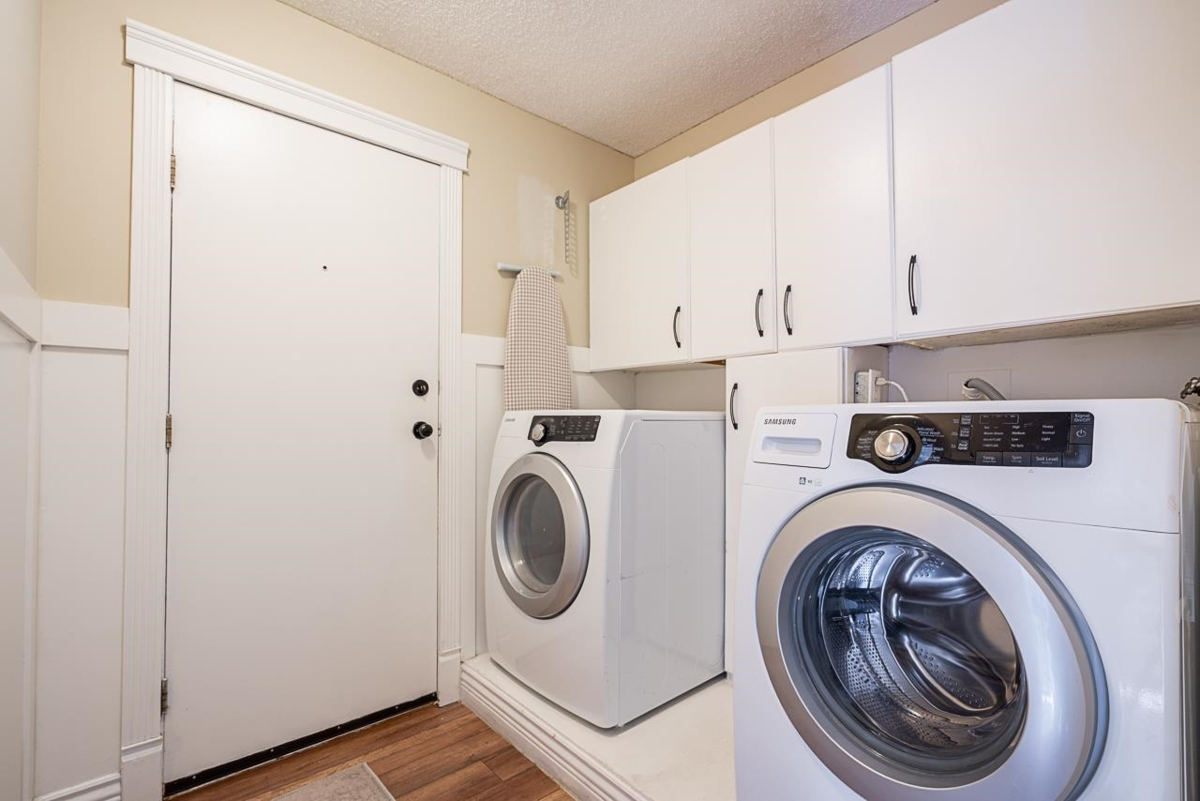 Hallway Photo of 20685 125 Avenue, Maple Ridge, BC