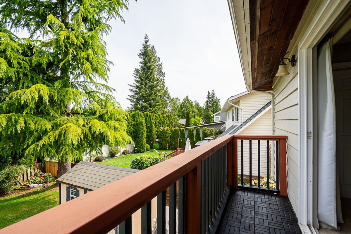 Staircase Photo of 20685 125 Avenue, Maple Ridge, BC