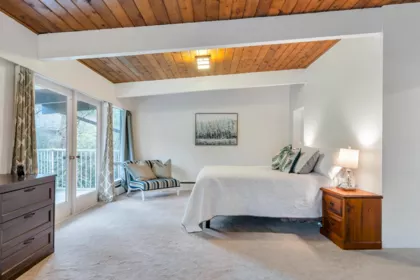 Office / Den Photo of 4890 The Dale, West Vancouver, BC
