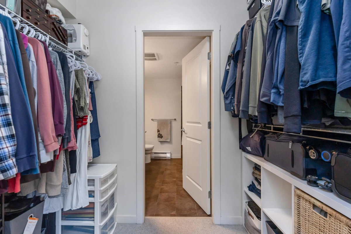Garage Interior Photo of 305 2038 Sandalwood Crescent, Abbotsford, BC