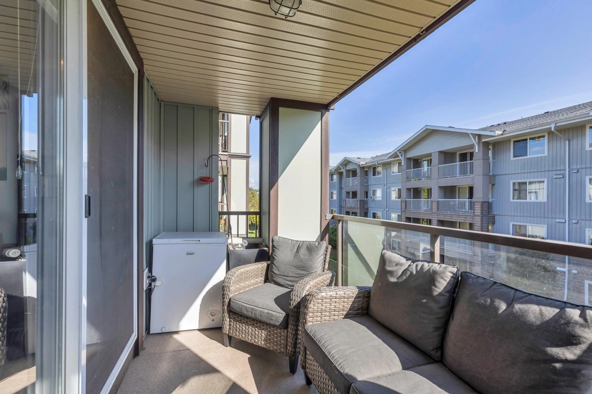 Mudroom Photo of 305 2038 Sandalwood Crescent, Abbotsford, BC