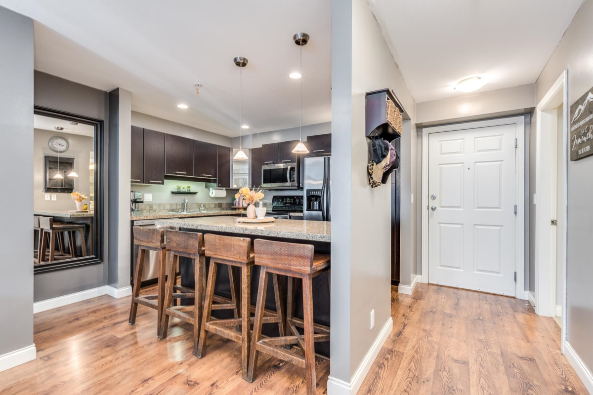 Kitchen Photo of 114 5438 198 Street, Langley, BC