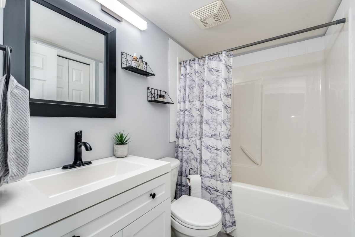 Primary Bathroom Photo of 114 5438 198 Street, Langley, BC