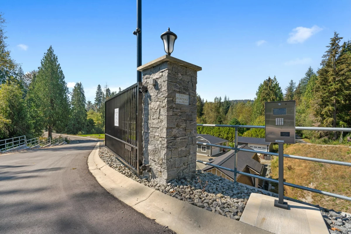 Family Room Photo of 32285 Silver Creek Drive, Mission, BC