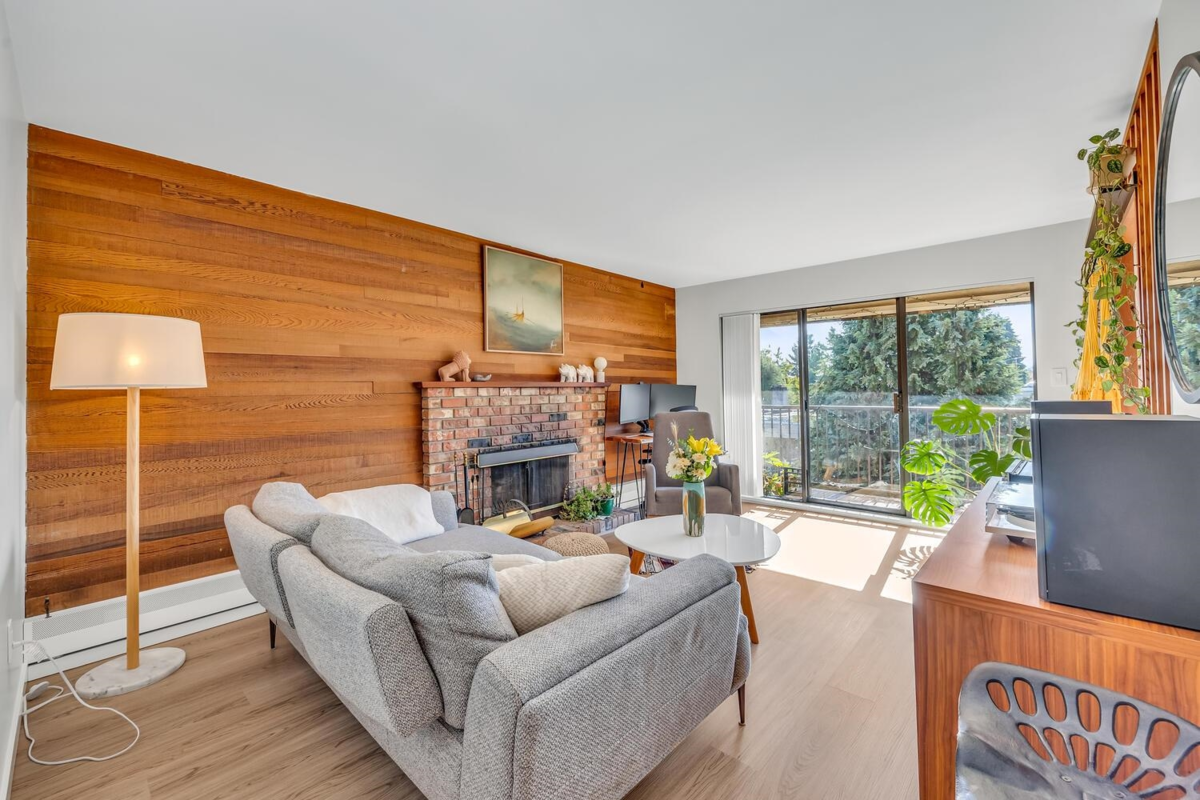 Kitchen Photo of 504 466 E Eighth Avenue, New Westminster, BC