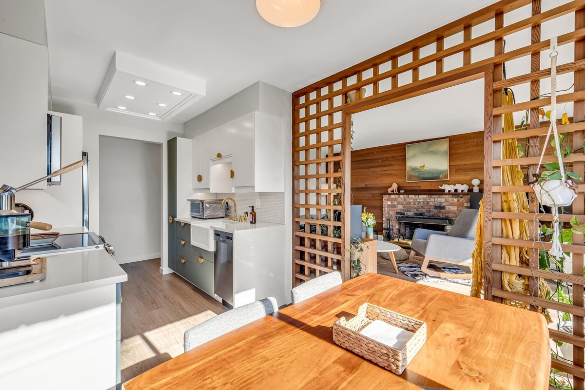 Primary Bathroom Photo of 504 466 E Eighth Avenue, New Westminster, BC