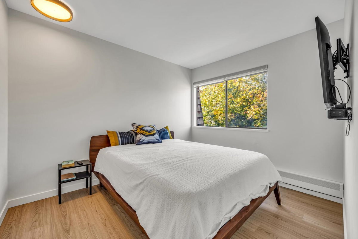 Walk-In Closet Photo of 504 466 E Eighth Avenue, New Westminster, BC