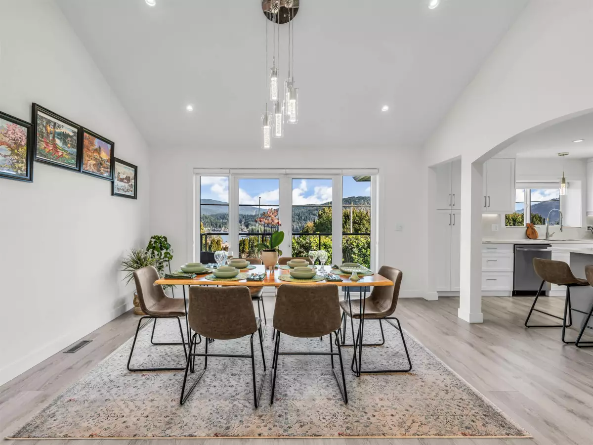 Family Room Photo of 4254 Caddy Road, North Vancouver, BC