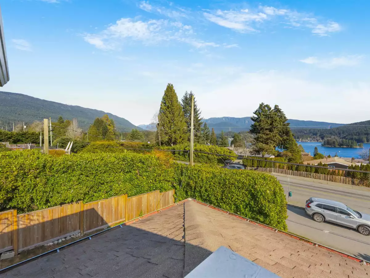 Garden / Landscaping Photo of 4254 Caddy Road, North Vancouver, BC