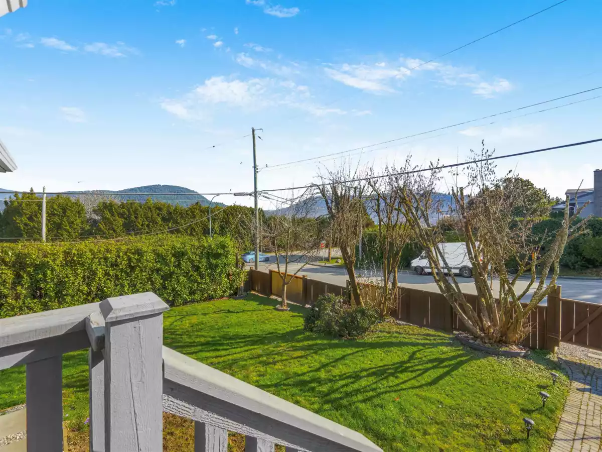 Hot Tub / Spa Photo of 4254 Caddy Road, North Vancouver, BC