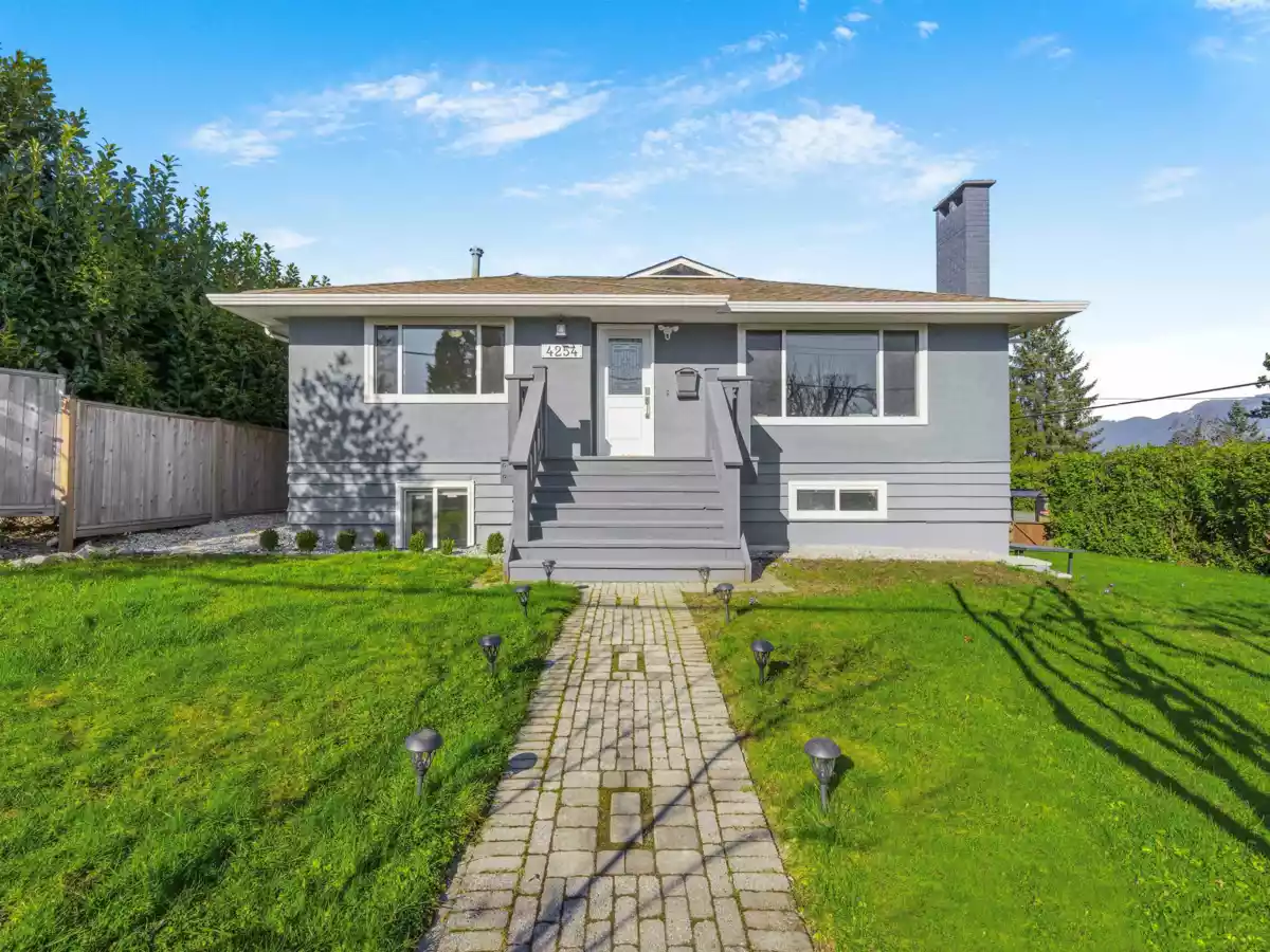 Outdoor Kitchen Photo of 4254 Caddy Road, North Vancouver, BC