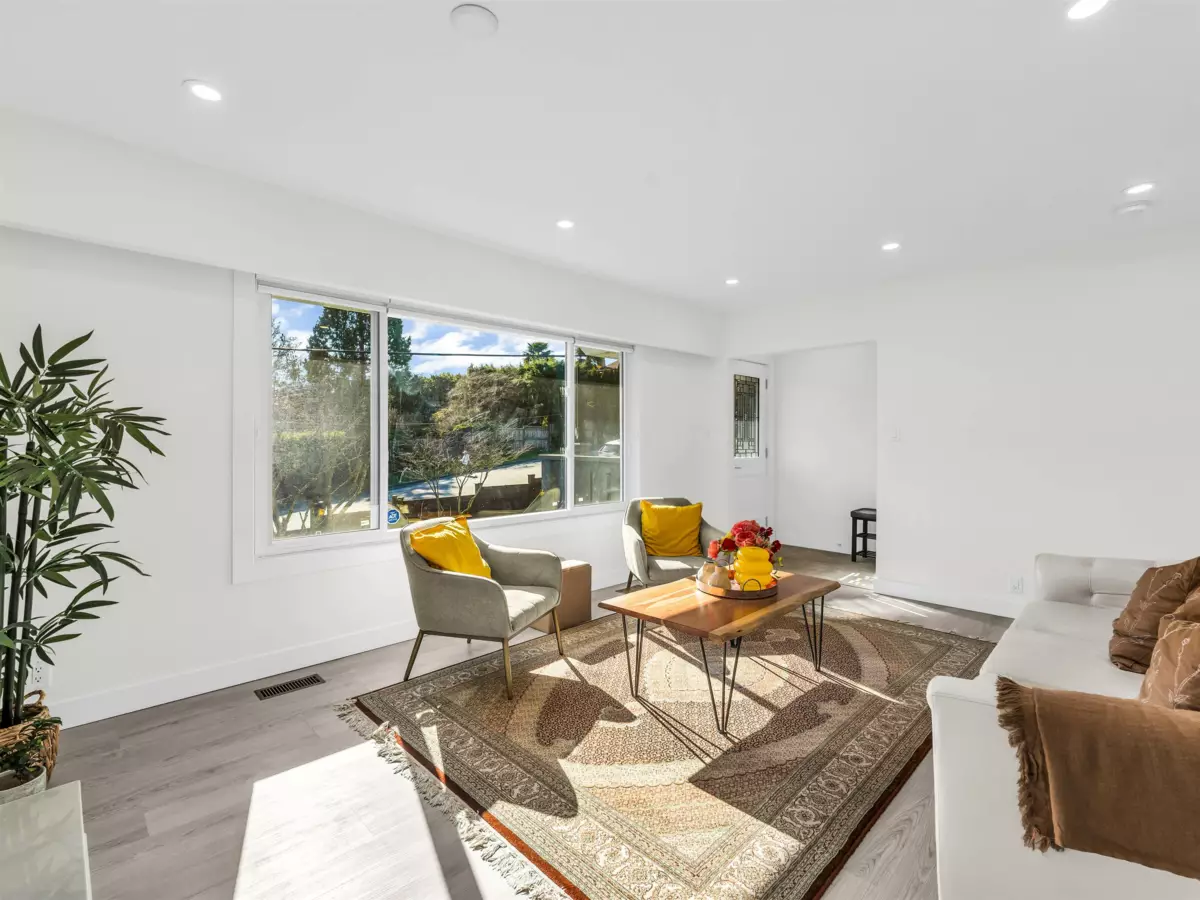 Walk-In Closet Photo of 4254 Caddy Road, North Vancouver, BC