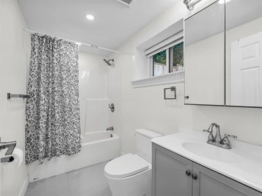 Entry Foyer Photo of 4254 Caddy Road, North Vancouver, BC