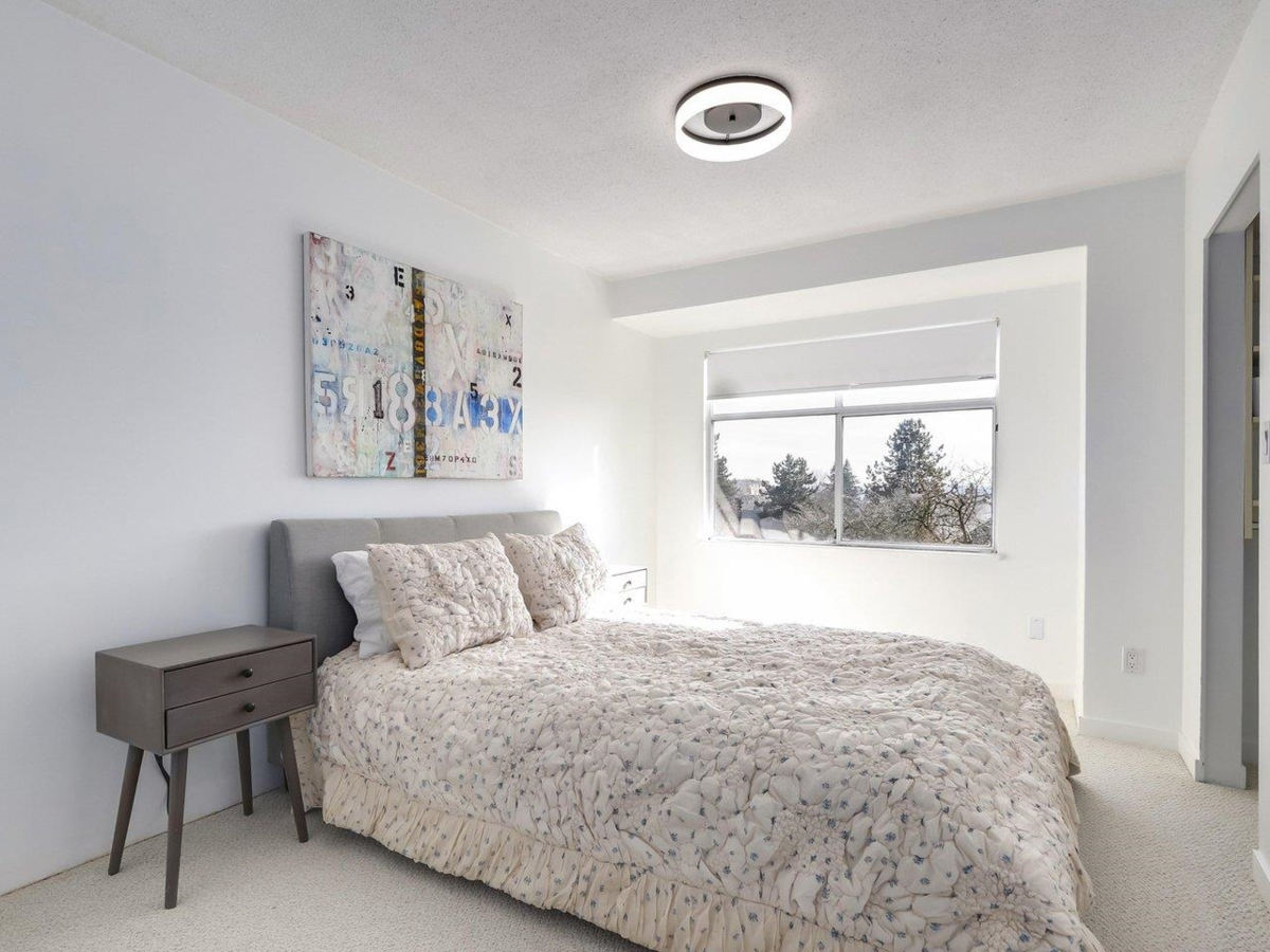 Basement Recreation Room Photo of 29 900 W 17th Street, North Vancouver, BC