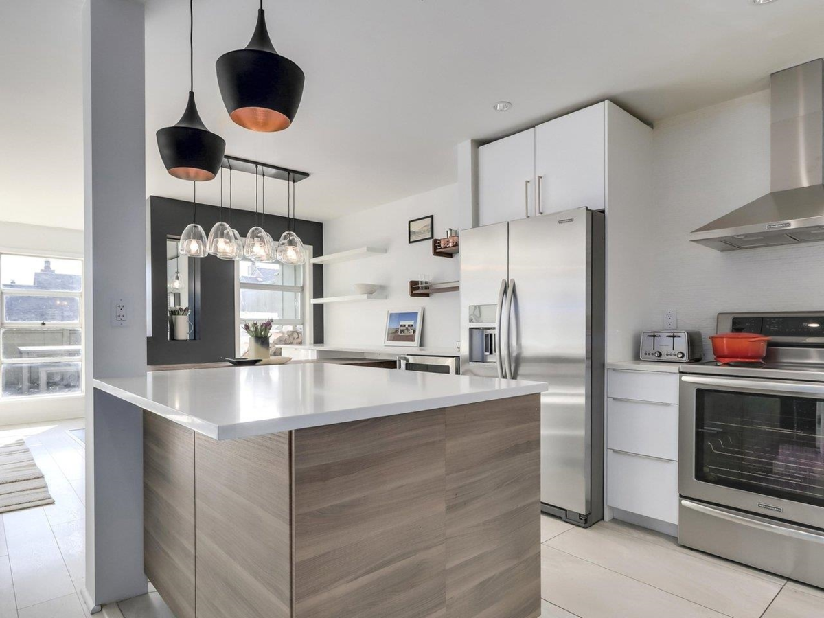 Breakfast Nook Photo of 29 900 W 17th Street, North Vancouver, BC