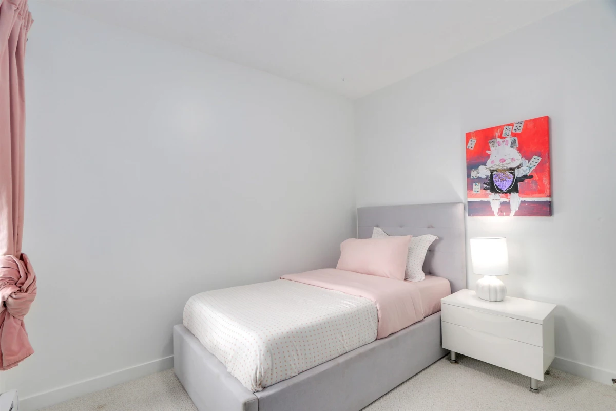 Entry Foyer Photo of 29 900 W 17th Street, North Vancouver, BC