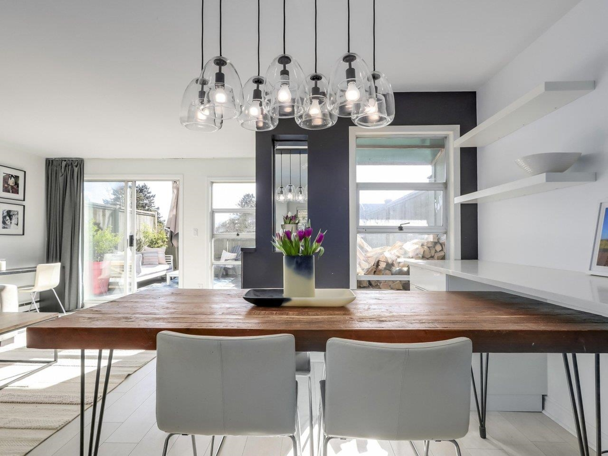 Kitchen Island Photo of 29 900 W 17th Street, North Vancouver, BC
