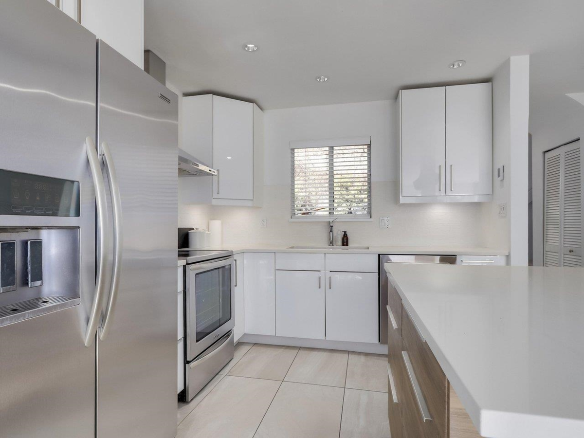 Kitchen Photo of 29 900 W 17th Street, North Vancouver, BC