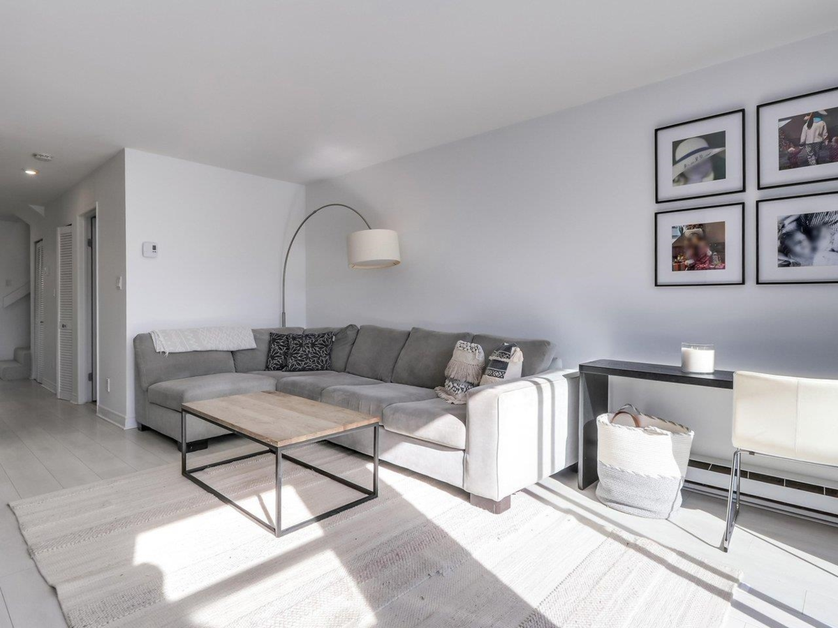 Living Room Photo of 29 900 W 17th Street, North Vancouver, BC