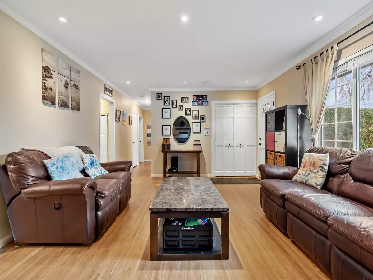 Guest Bathroom Photo of 4921 44a Avenue, Delta, BC