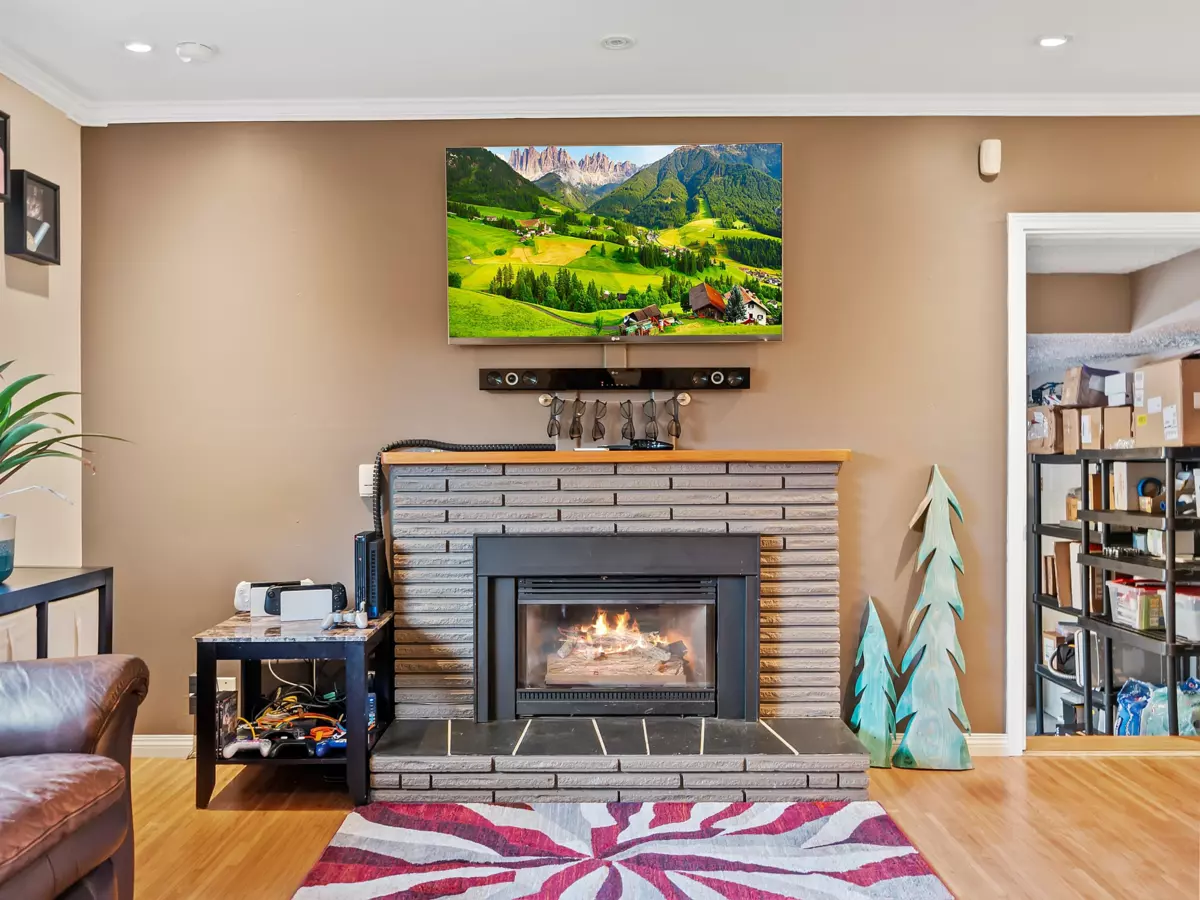Kitchen Island Photo of 4921 44a Avenue, Delta, BC
