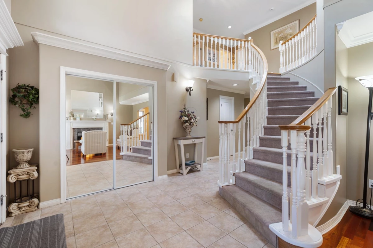 Living Room Photo of 10118 171a Street, Surrey, BC