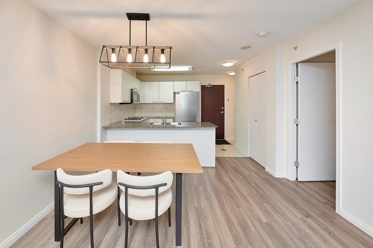 Primary Bathroom Photo of 209 8100 Saba Road, Richmond, BC