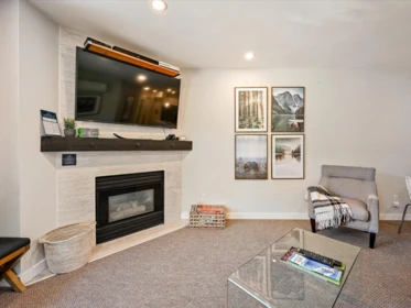 326 4360 Lorimer Road, Whistler, BC, Whistler — Apartment/Condo for sale