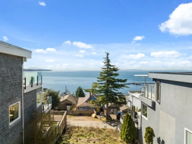 Pantry Photo of 15276 Columbia Avenue, White Rock, BC