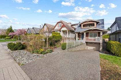 15487 Thrift Avenue, White Rock, BC, White Rock — Single Family Residence for sale