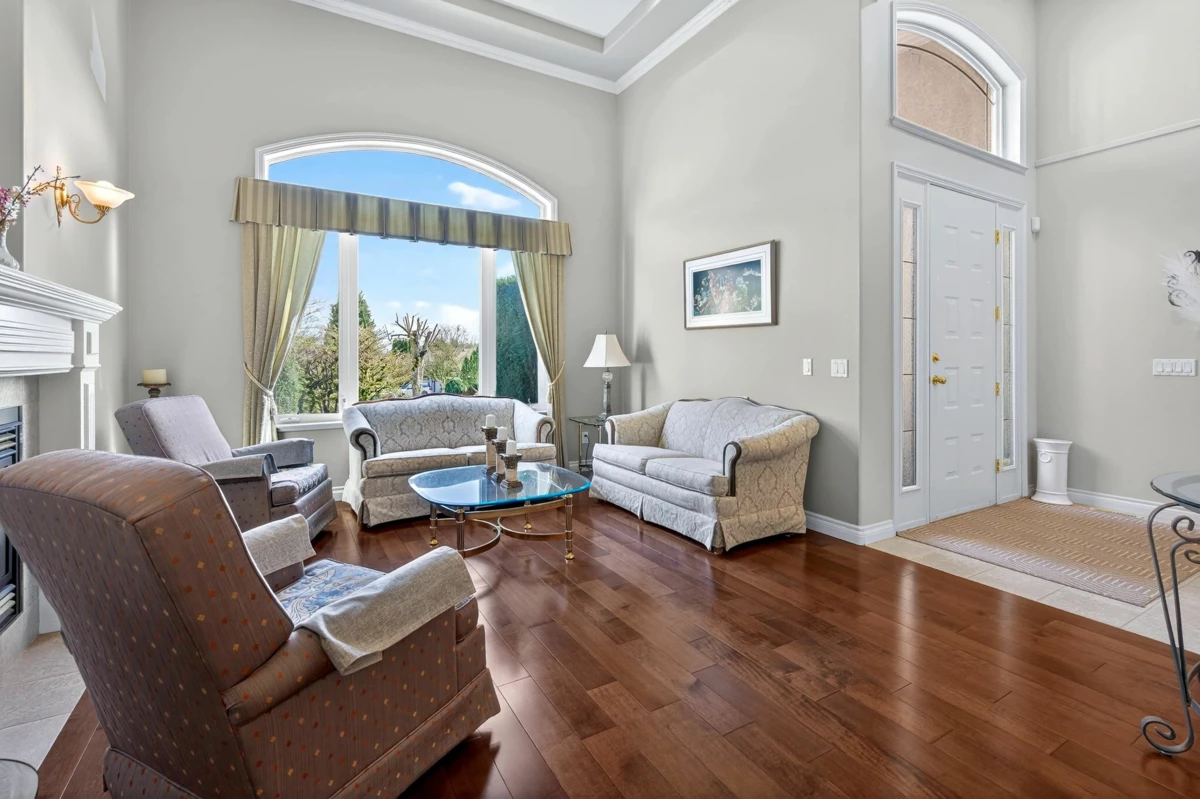 Family Room Photo of 9493 163 Street, Surrey, BC
