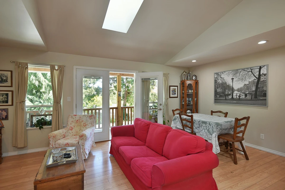 Living Room Photo of 5689 Salmon Drive, Sechelt, BC