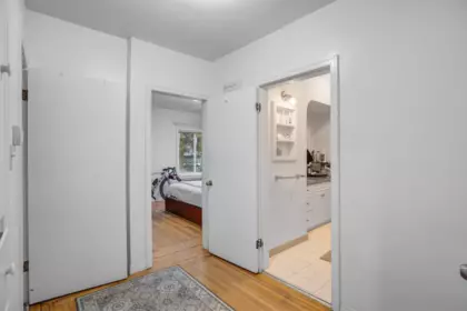 Entry Foyer Photo of 285 E 48th Avenue, Vancouver, BC