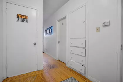 Powder Room Photo of 285 E 48th Avenue, Vancouver, BC
