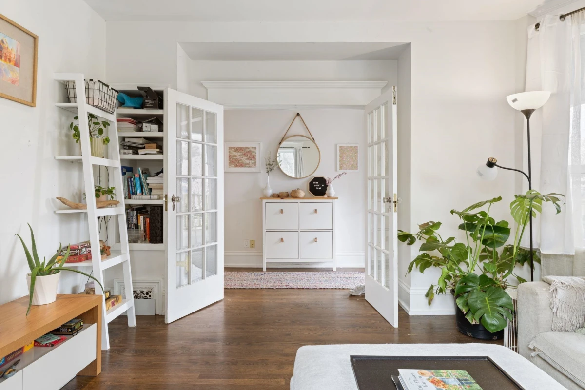Family Room Photo of 796 E 13th Avenue, Vancouver, BC