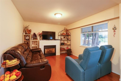 Kitchen Photo of 12646 E 114 Avenue, Surrey, BC