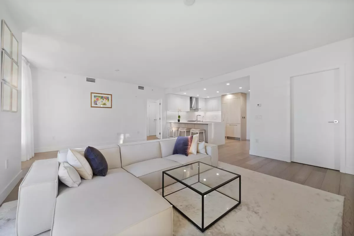 Living Room Photo of 507 177 W 3rd Street, North Vancouver, BC