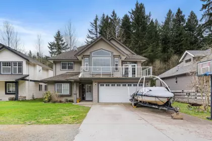 65882 Park Avenue, Hope, BC, Hope — Single Family Residence for sale