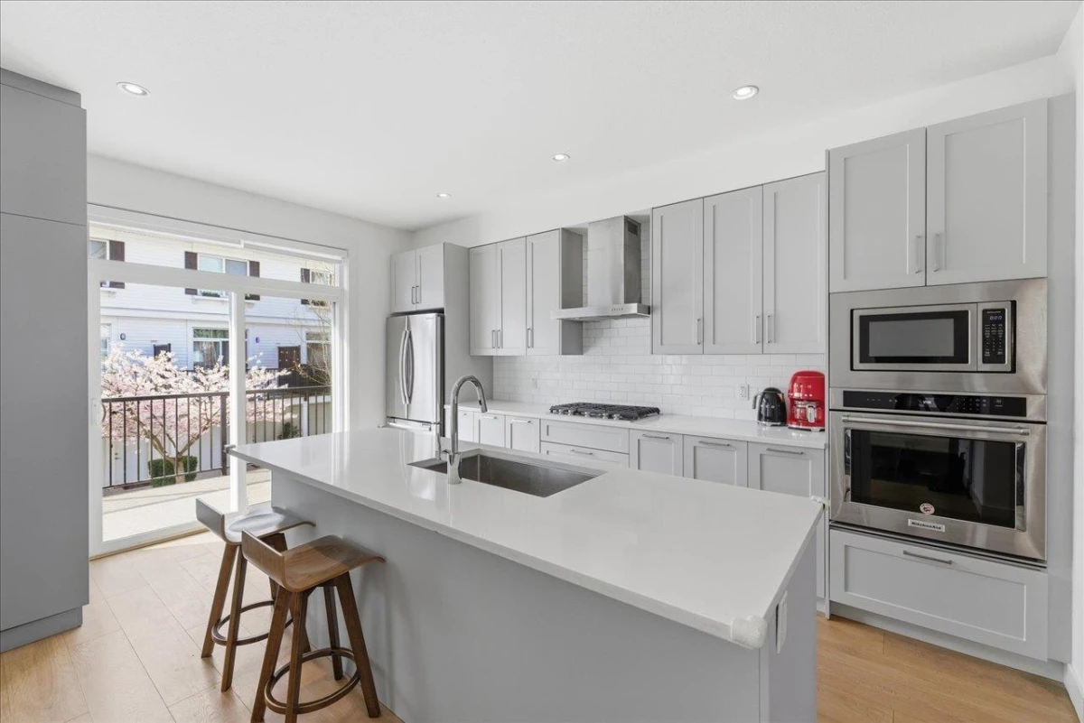 Family Room Photo of 14 288 171 Street, Surrey, BC
