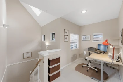 Entry Foyer Photo of 3428 W 7th Avenue, Vancouver, BC