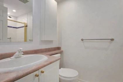 Primary Bathroom Photo of 209 688 E 16th Avenue, Vancouver, BC