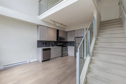 Kitchen Island Photo of 301 3090 Gladwin Road, Abbotsford, BC