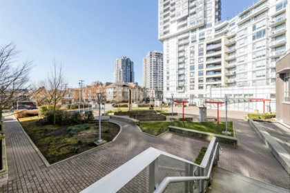 Front Yard Photo of 320 5665 Boundary Road, Vancouver, BC